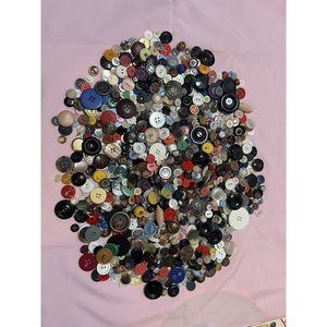 Vintage Lot Sewing Buttons 1930-1970s Estate  Craft Collectible Two 1:9 Read